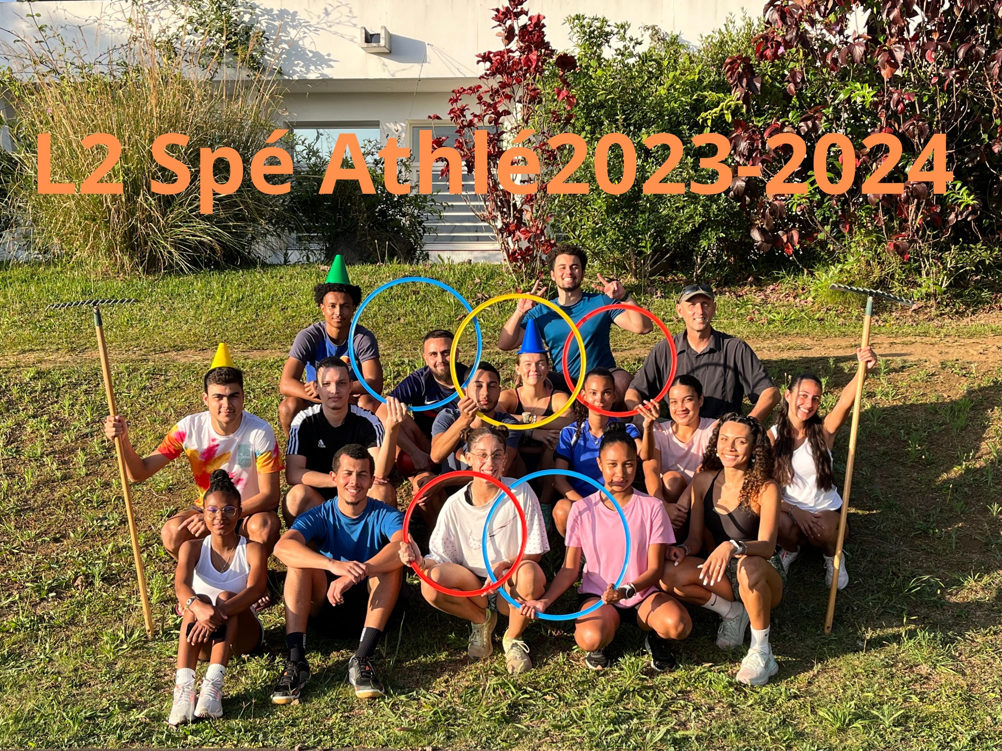 Photo de groupe des étudiants de la L2 Spé Athlétisme 2023-2024